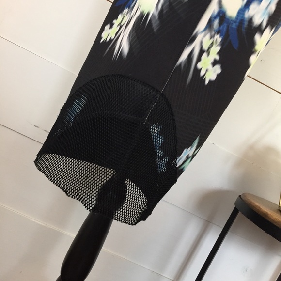 Elie Tahari Emory floral print sheath dress sz 6 - Picture 6 of 8